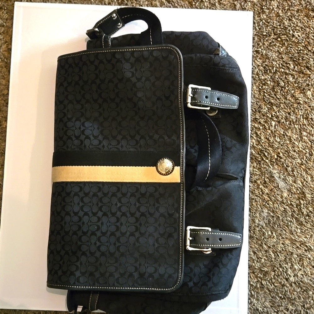 Coach Voyager crossbody bag. Navy blue.
